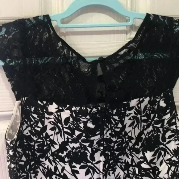 Maurices‎ brand dress size 11/12 black white lace and floral design - Picture 9 of 11